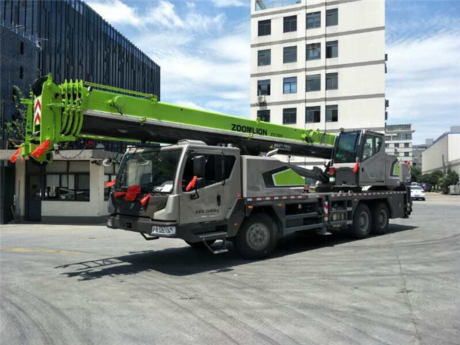 武川县跨街广告牌的高空安装注意事项